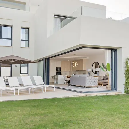 Apartment Luxury Seaview 3 Bedroom - Along Golf Course Of Finca Cortesin Casares
