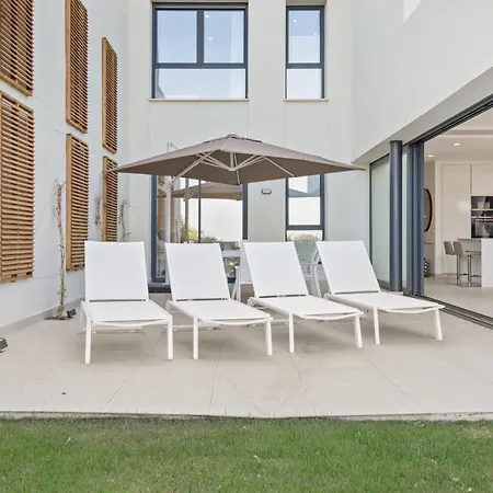 Luxury Seaview 3 Bedroom - Along Golf Course Of Finca Cortesin Apartment